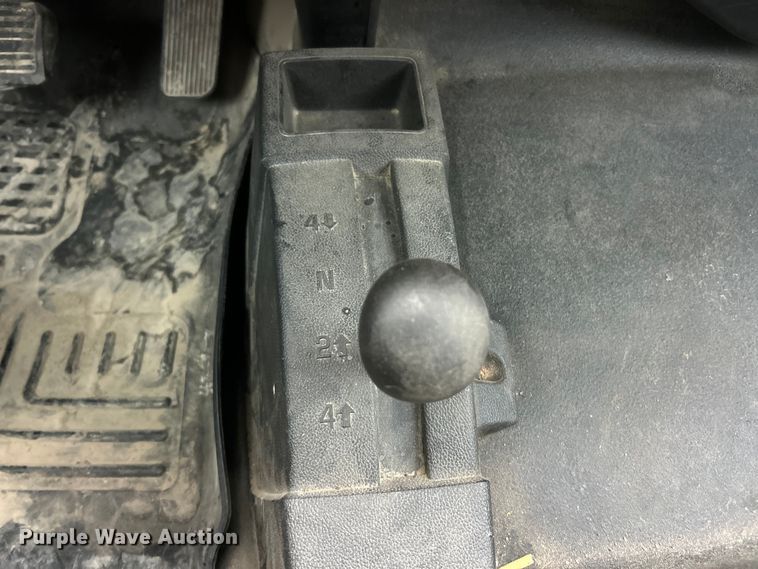 image for item ET6953 2018 Chevrolet Silverado 3500HD Crew Cab dump flatbed pickup truck