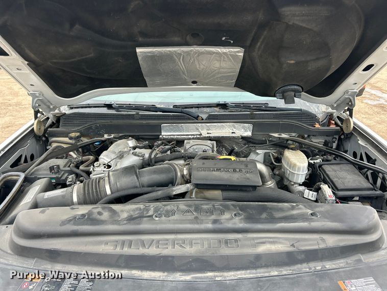 image for item ET6953 2018 Chevrolet Silverado 3500HD Crew Cab dump flatbed pickup truck