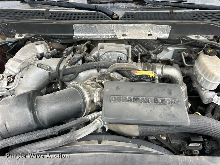 image for item ET6953 2018 Chevrolet Silverado 3500HD Crew Cab dump flatbed pickup truck