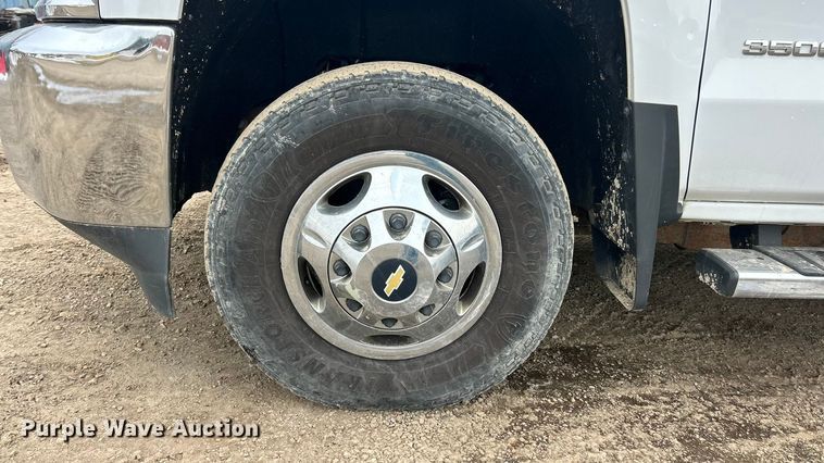 image for item ET6953 2018 Chevrolet Silverado 3500HD Crew Cab dump flatbed pickup truck