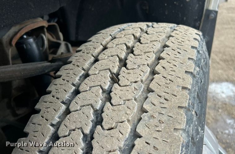 image for item ET6953 2018 Chevrolet Silverado 3500HD Crew Cab dump flatbed pickup truck