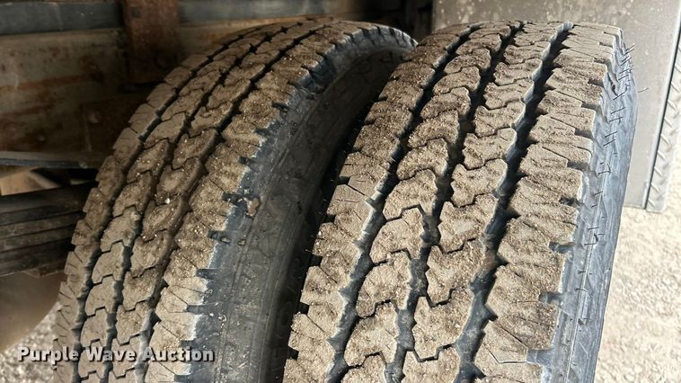 image for item ET6953 2018 Chevrolet Silverado 3500HD Crew Cab dump flatbed pickup truck