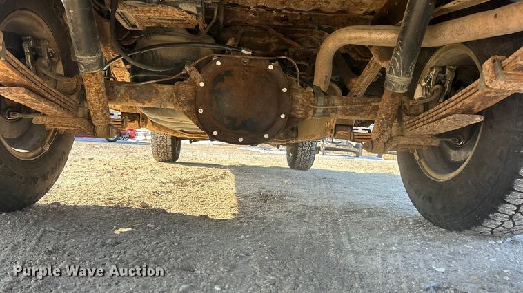 image for item ET6955 2004 Chevrolet S10 Crew Cab pickup truck