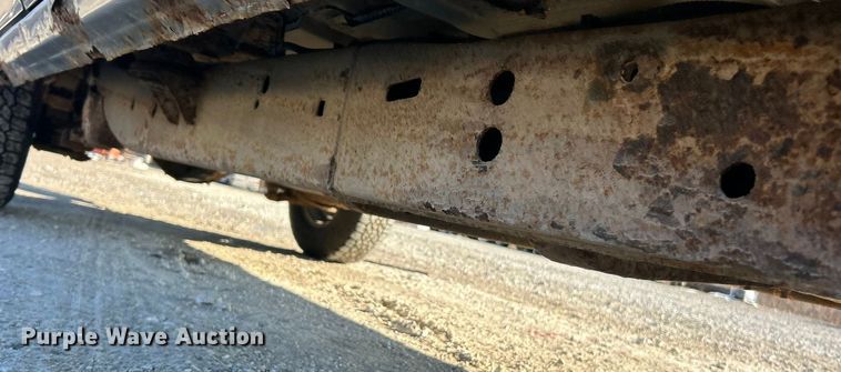 image for item ET6955 2004 Chevrolet S10 Crew Cab pickup truck