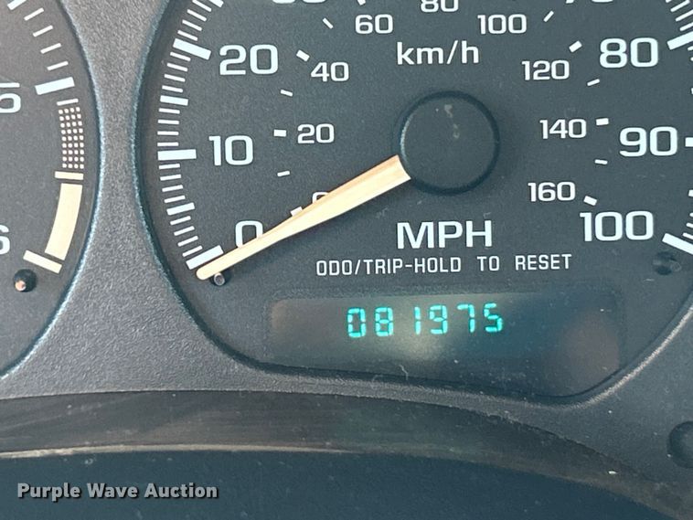 image for item ET6955 2004 Chevrolet S10 Crew Cab pickup truck