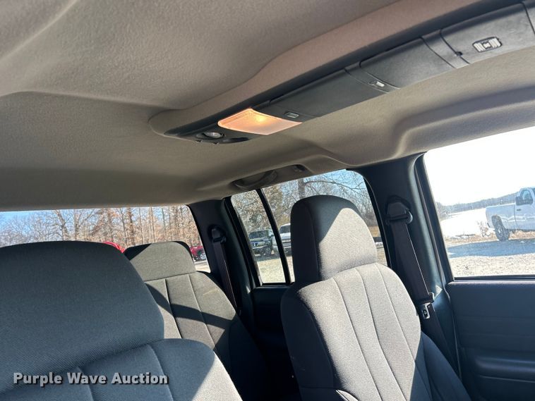 image for item ET6955 2004 Chevrolet S10 Crew Cab pickup truck