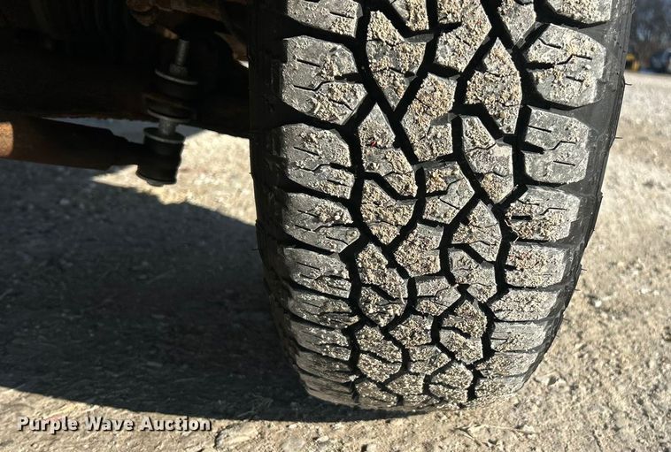 image for item ET6955 2004 Chevrolet S10 Crew Cab pickup truck