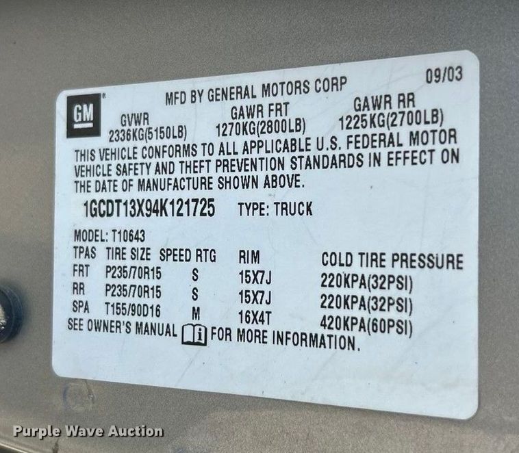 image for item ET6955 2004 Chevrolet S10 Crew Cab pickup truck