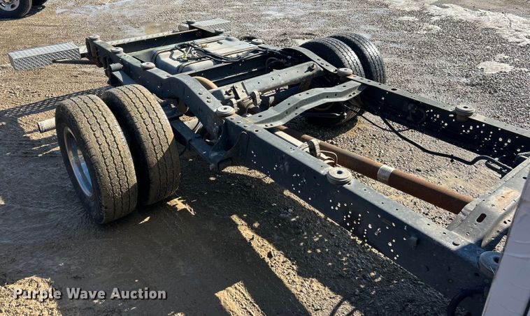 image for item ET6957 2018 Ford E350 Super Duty van cab and chassis