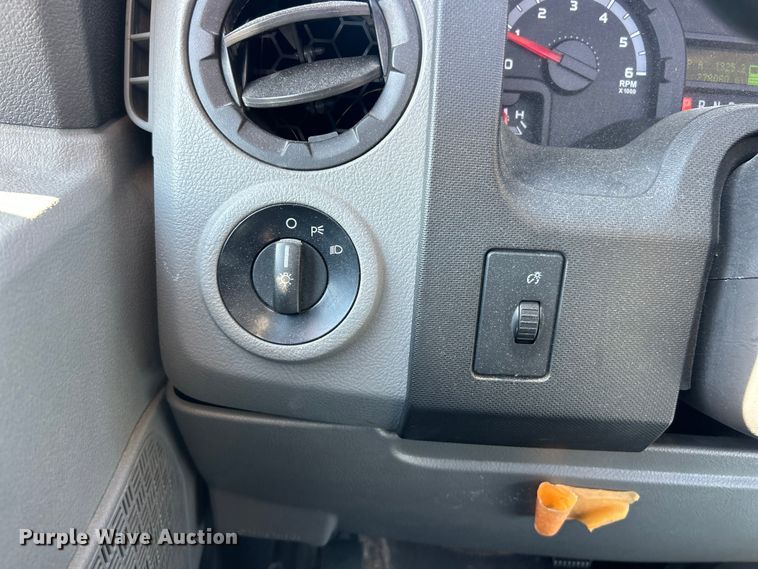 image for item ET6957 2018 Ford E350 Super Duty van cab and chassis