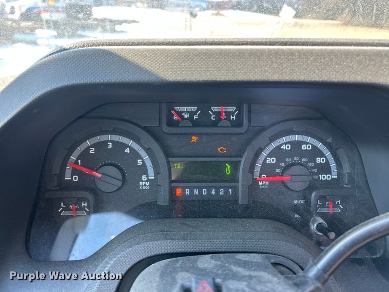 image for item ET6957 2018 Ford E350 Super Duty van cab and chassis