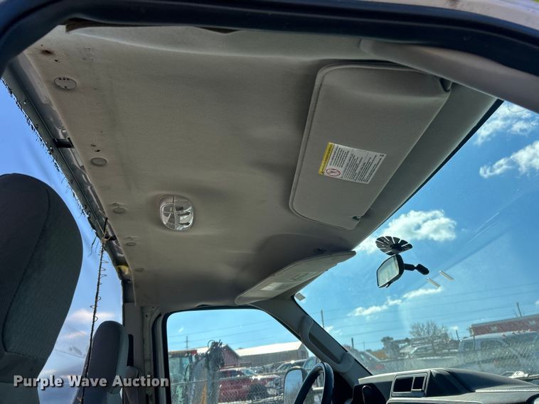 image for item ET6957 2018 Ford E350 Super Duty van cab and chassis