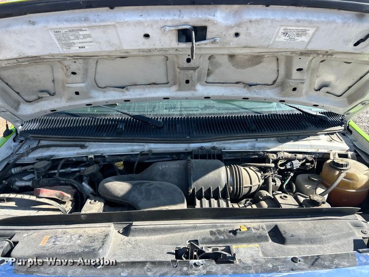 image for item ET6957 2018 Ford E350 Super Duty van cab and chassis