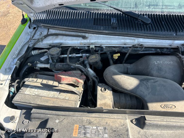 image for item ET6957 2018 Ford E350 Super Duty van cab and chassis