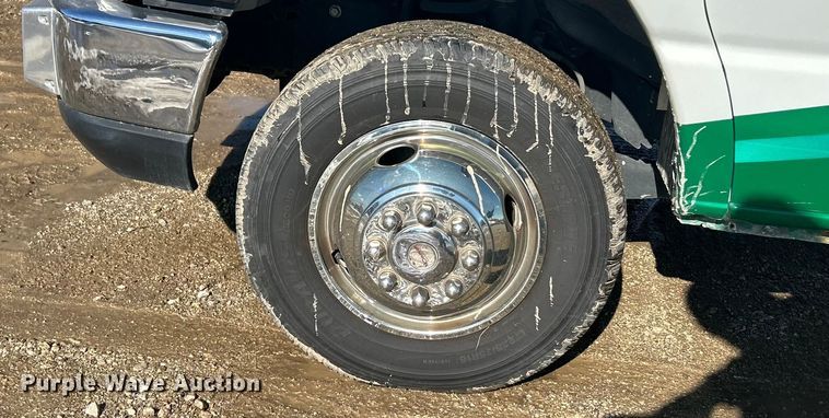 image for item ET6957 2018 Ford E350 Super Duty van cab and chassis