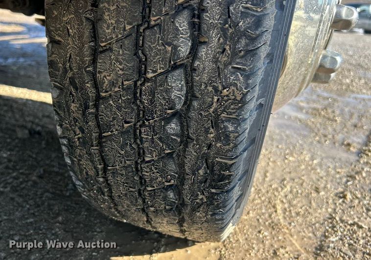 image for item ET6957 2018 Ford E350 Super Duty van cab and chassis