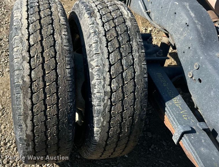 image for item ET6957 2018 Ford E350 Super Duty van cab and chassis