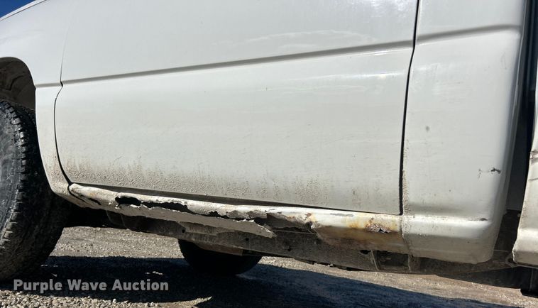 image for item ET6958 2004 Chevrolet Silverado 1500 pickup truck