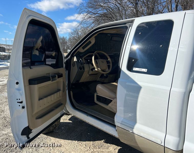 image for item ET6960 2008 Ford F250 Super Duty Ext. Cab pickup truck