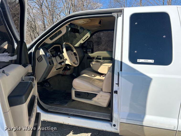 image for item ET6960 2008 Ford F250 Super Duty Ext. Cab pickup truck