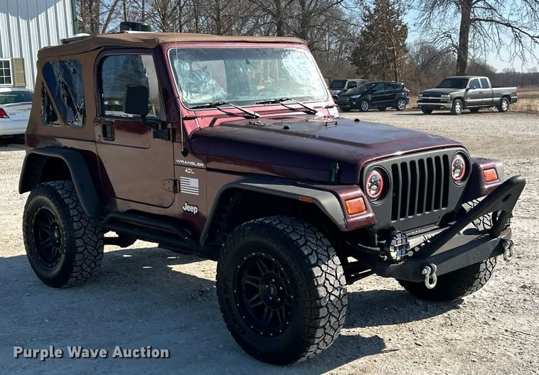 image for item ET6980 2002 Jeep Wrangler SUV