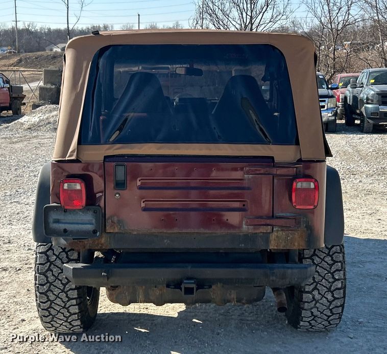 image for item ET6980 2002 Jeep Wrangler SUV