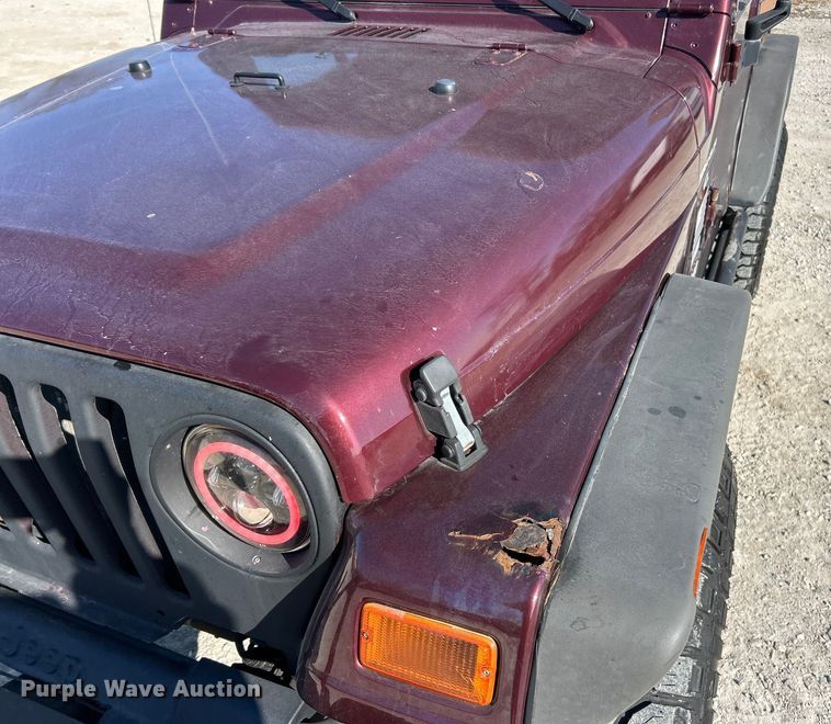 image for item ET6980 2002 Jeep Wrangler SUV