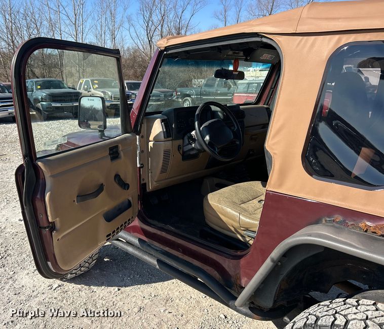 image for item ET6980 2002 Jeep Wrangler SUV