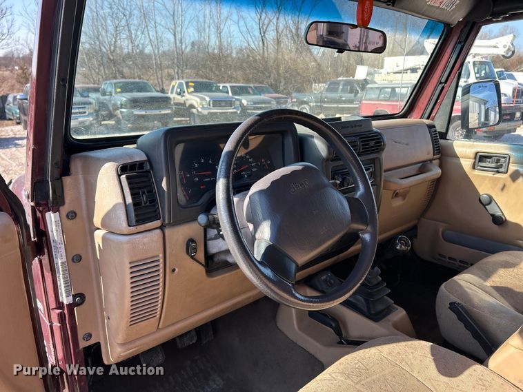 image for item ET6980 2002 Jeep Wrangler SUV