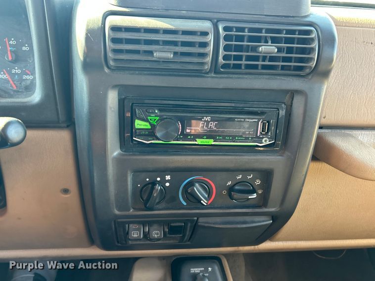 image for item ET6980 2002 Jeep Wrangler SUV