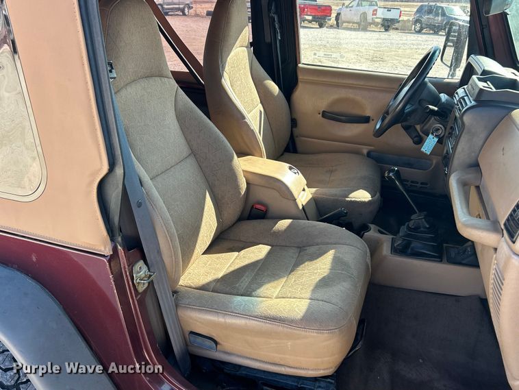 image for item ET6980 2002 Jeep Wrangler SUV