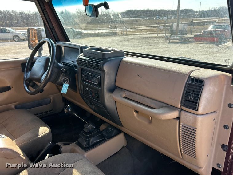 image for item ET6980 2002 Jeep Wrangler SUV