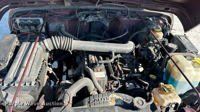 image for item ET6980 2002 Jeep Wrangler SUV