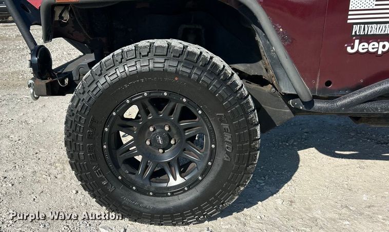 image for item ET6980 2002 Jeep Wrangler SUV