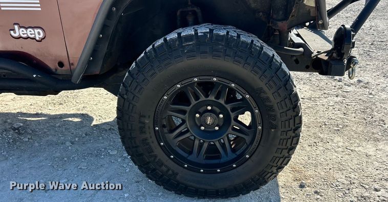 image for item ET6980 2002 Jeep Wrangler SUV