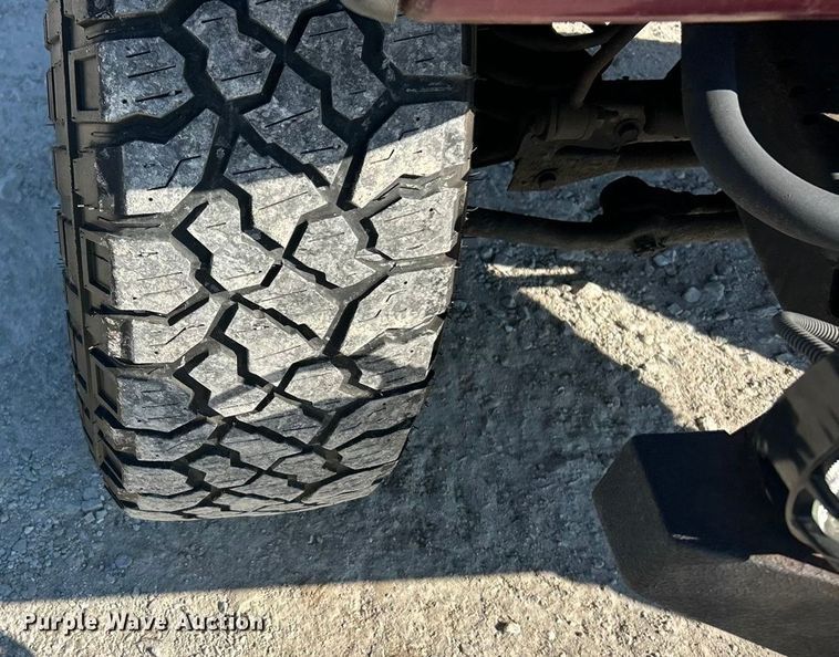 image for item ET6980 2002 Jeep Wrangler SUV