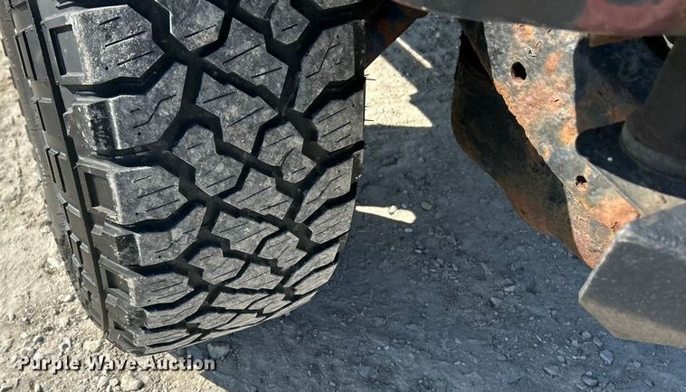 image for item ET6980 2002 Jeep Wrangler SUV