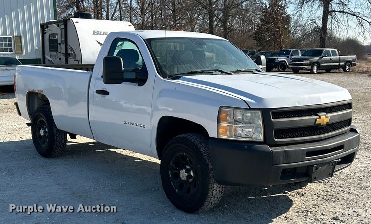 image for item ET6981 2011 Chevrolet Silverado 1500 pickup truck