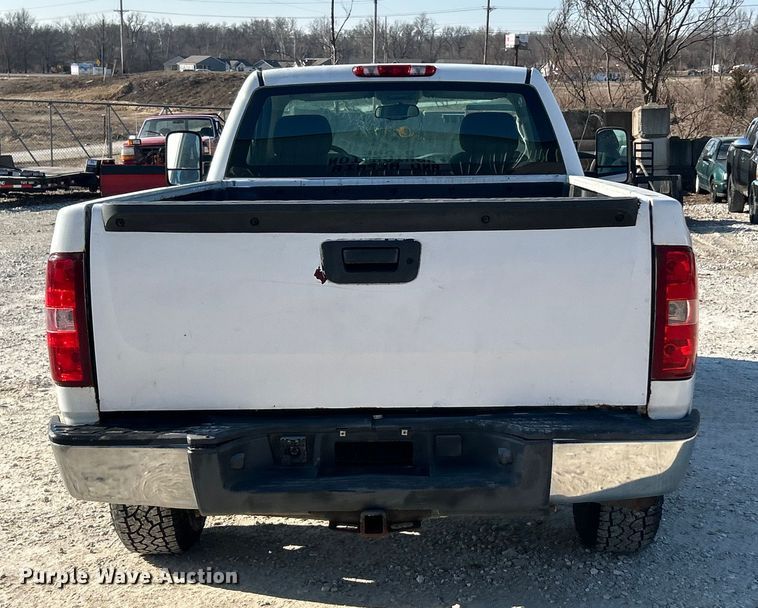 image for item ET6981 2011 Chevrolet Silverado 1500 pickup truck