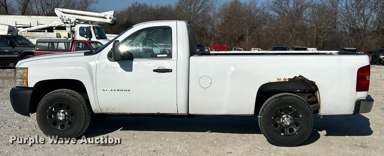 image for item ET6981 2011 Chevrolet Silverado 1500 pickup truck