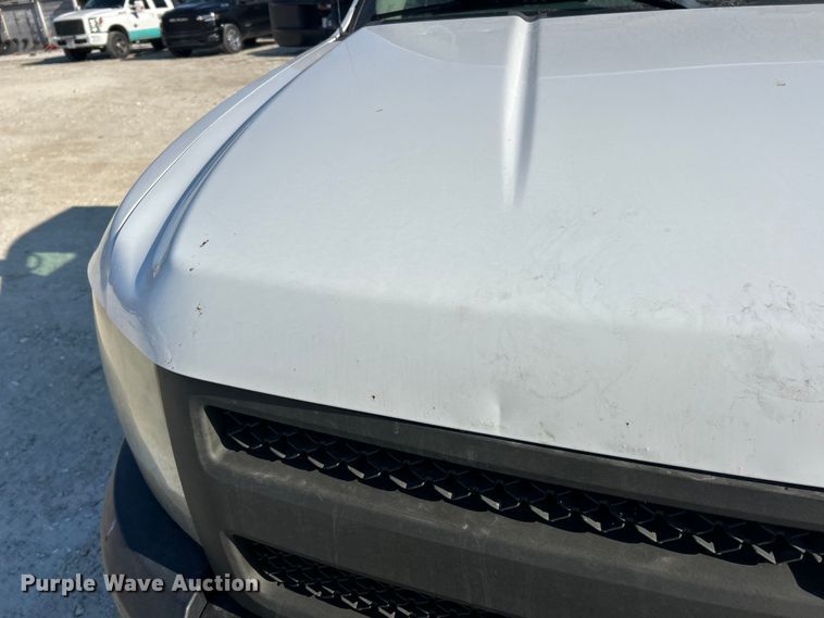 image for item ET6981 2011 Chevrolet Silverado 1500 pickup truck