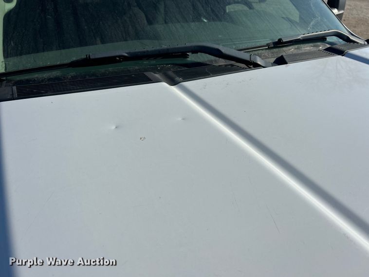 image for item ET6981 2011 Chevrolet Silverado 1500 pickup truck