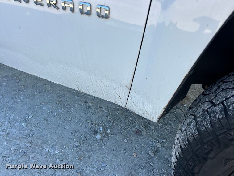 image for item ET6981 2011 Chevrolet Silverado 1500 pickup truck