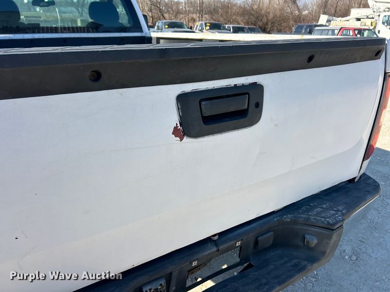 image for item ET6981 2011 Chevrolet Silverado 1500 pickup truck