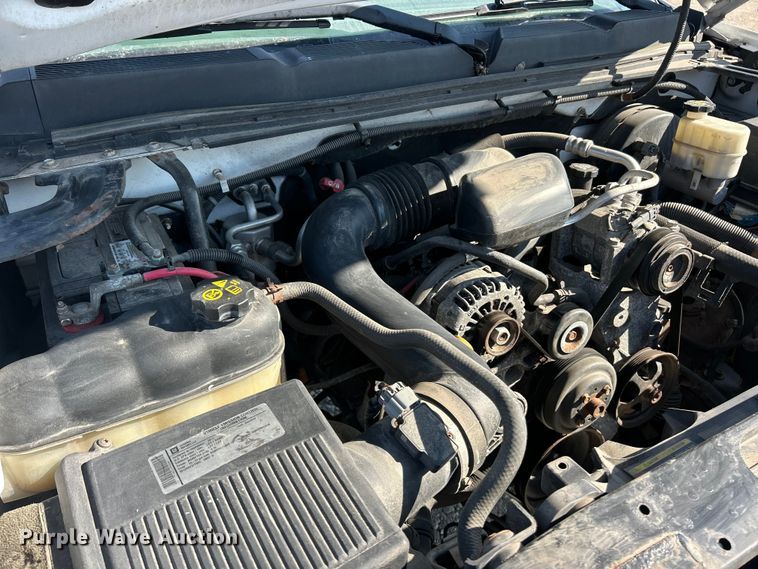 image for item ET6981 2011 Chevrolet Silverado 1500 pickup truck