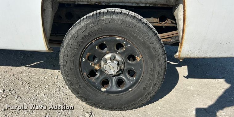 image for item ET6981 2011 Chevrolet Silverado 1500 pickup truck