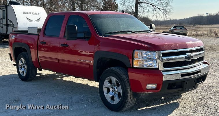 image for item ET6982 2009 Chevrolet  Silverado 1500 LT Crew Cab pickup truck