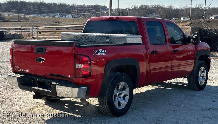 image for item ET6982 2009 Chevrolet  Silverado 1500 LT Crew Cab pickup truck
