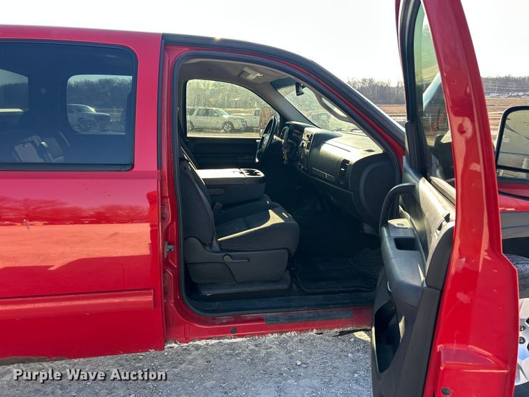 image for item ET6982 2009 Chevrolet  Silverado 1500 LT Crew Cab pickup truck