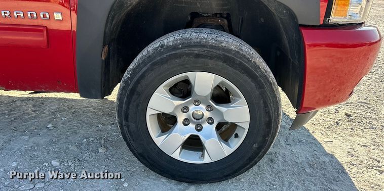 image for item ET6982 2009 Chevrolet  Silverado 1500 LT Crew Cab pickup truck